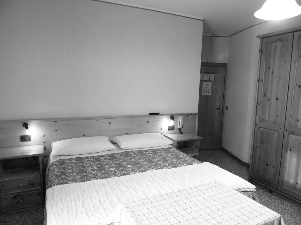 Hotel Zebru 발푸르바 외부 사진